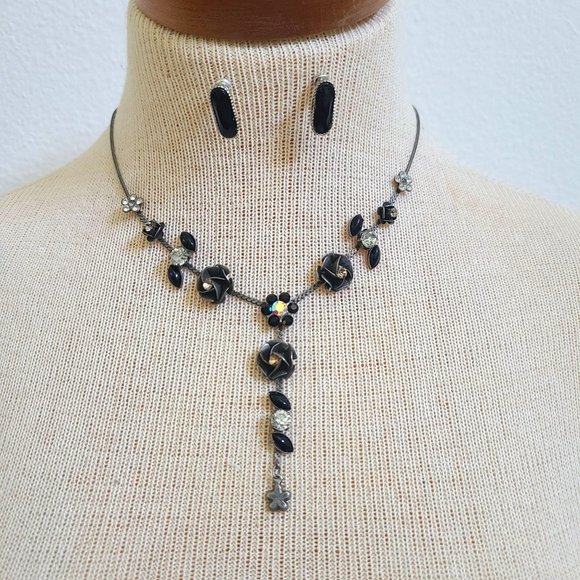 Jewelry - Floral Gothic Romantic set Necklace/Earrings